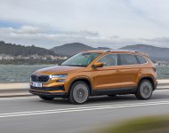 2022 Škoda Karoq Style - Front Three-Quarter Wallpaper 190x150