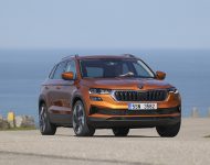 2022 Škoda Karoq Style - Front Three-Quarter Wallpaper 190x150