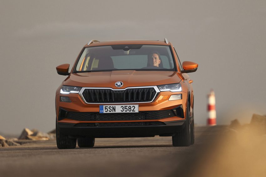 2022 Škoda Karoq Style - Front Wallpaper 850x566 #40