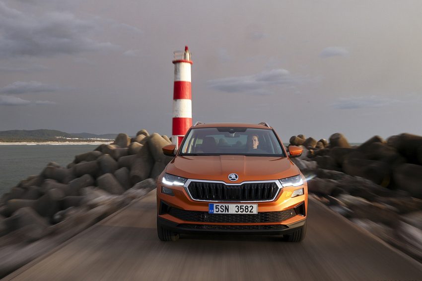 2022 Škoda Karoq Style - Front Wallpaper 850x567 #41