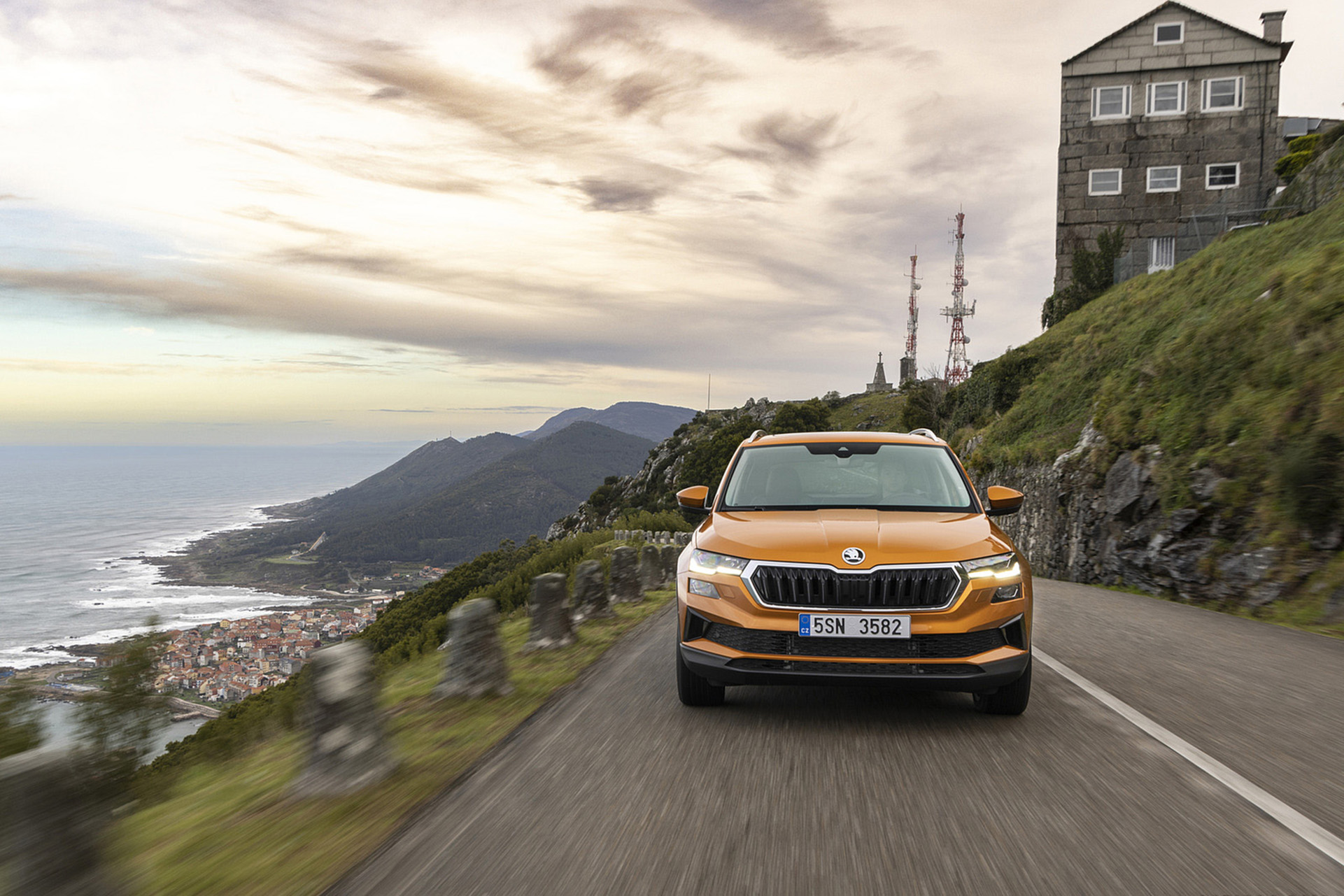 Download 2022 Škoda Karoq Style - Front HD Wallpaper 1921x1281 #30