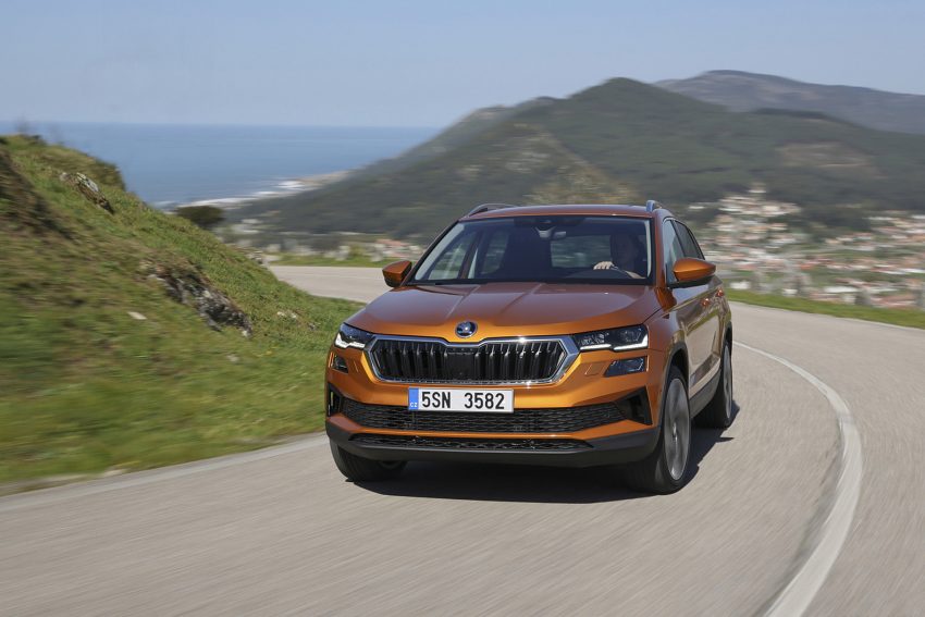 2022 Škoda Karoq Style - Front Wallpaper 850x567 #19