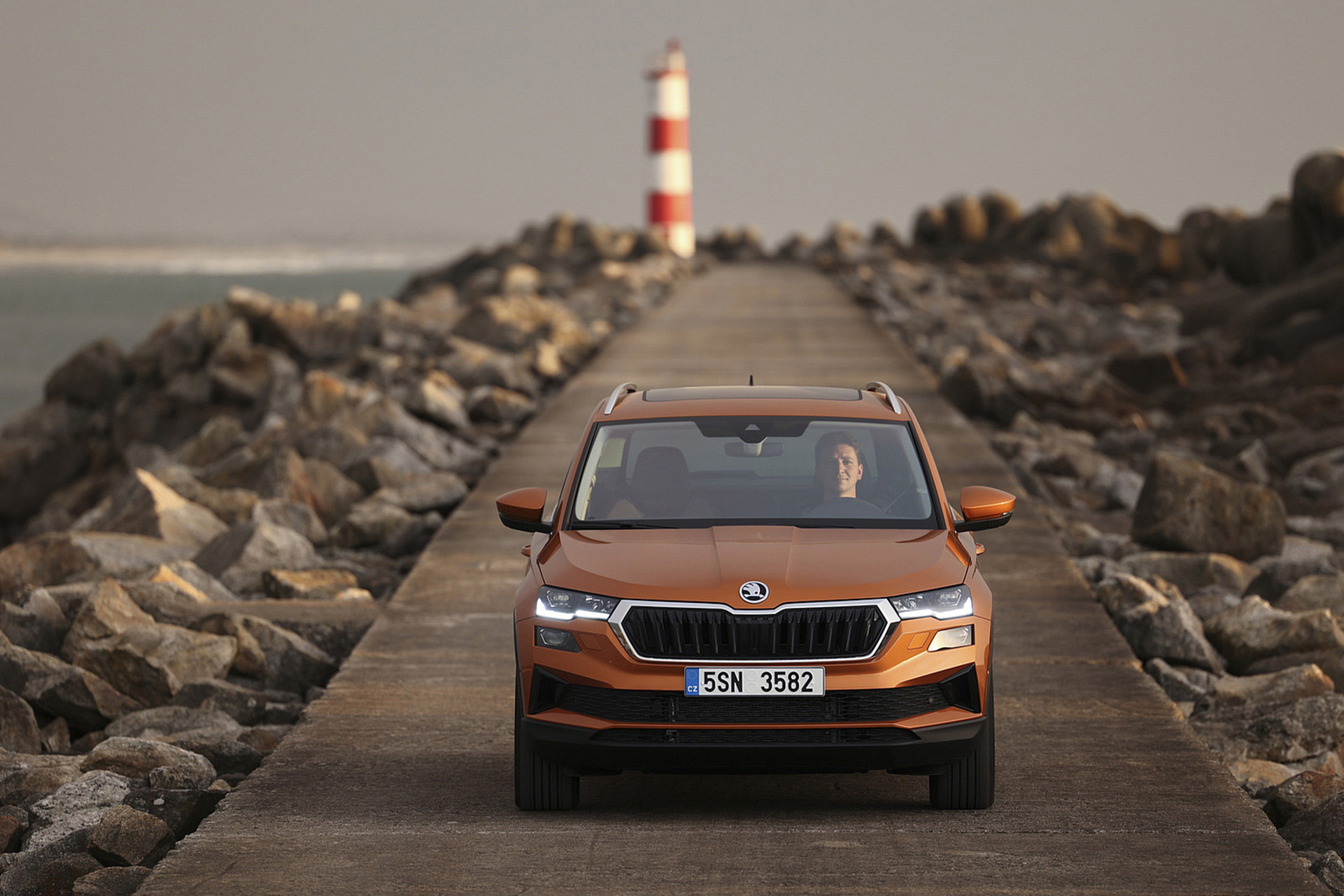 Download 2022 Škoda Karoq Style - Front HD Wallpaper 1921x1281 #42