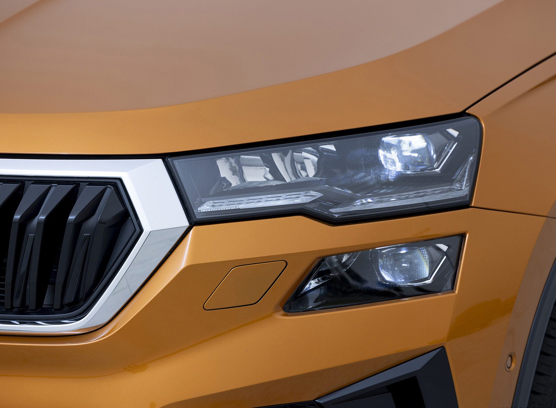 Download 2022 Škoda Karoq Style - Headlight HD Wallpaper 1920x1409 #72