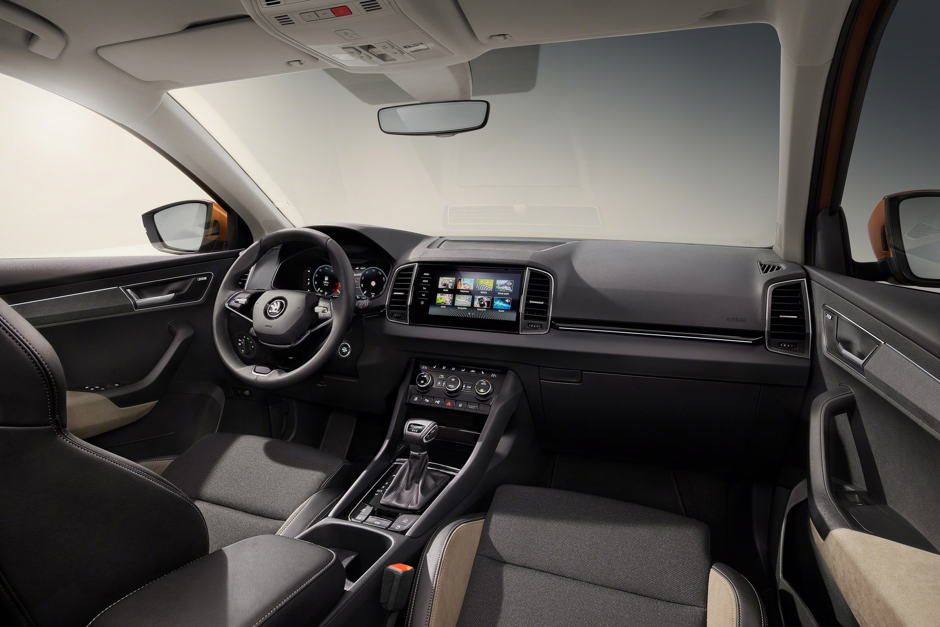 Download 2022 Škoda Karoq Style - Interior HD Wallpaper 1920x1281 #124
