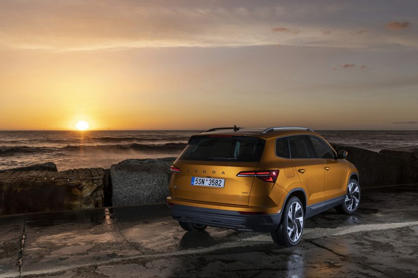 2022 Škoda Karoq Style - Rear Three-Quarter Wallpaper 850x566 #61