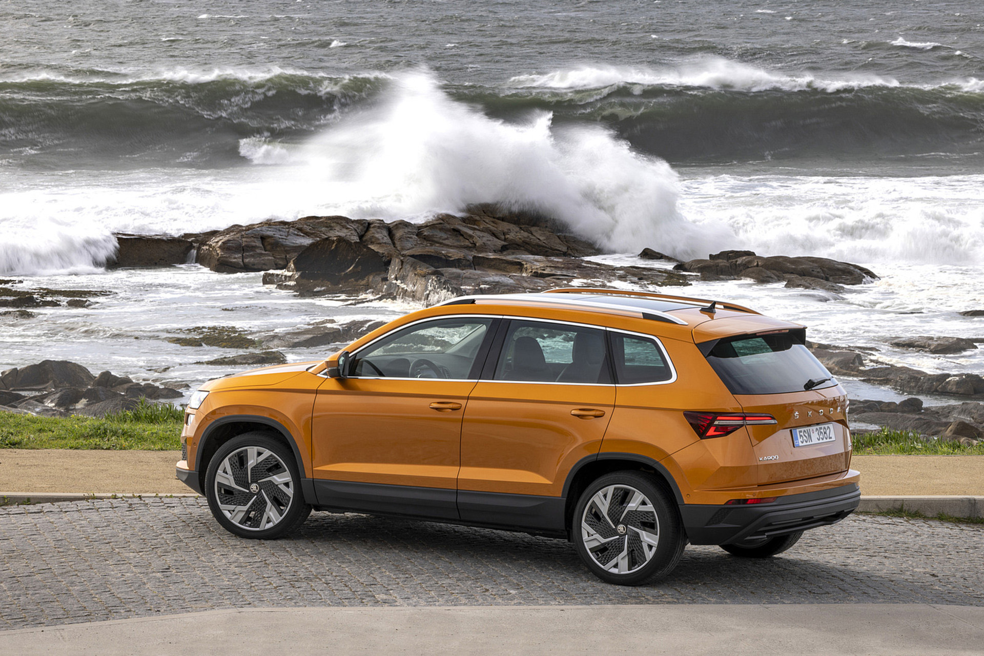 Download 2022 Škoda Karoq Style - Rear Three-Quarter HD Wallpaper 1920x1280 #52