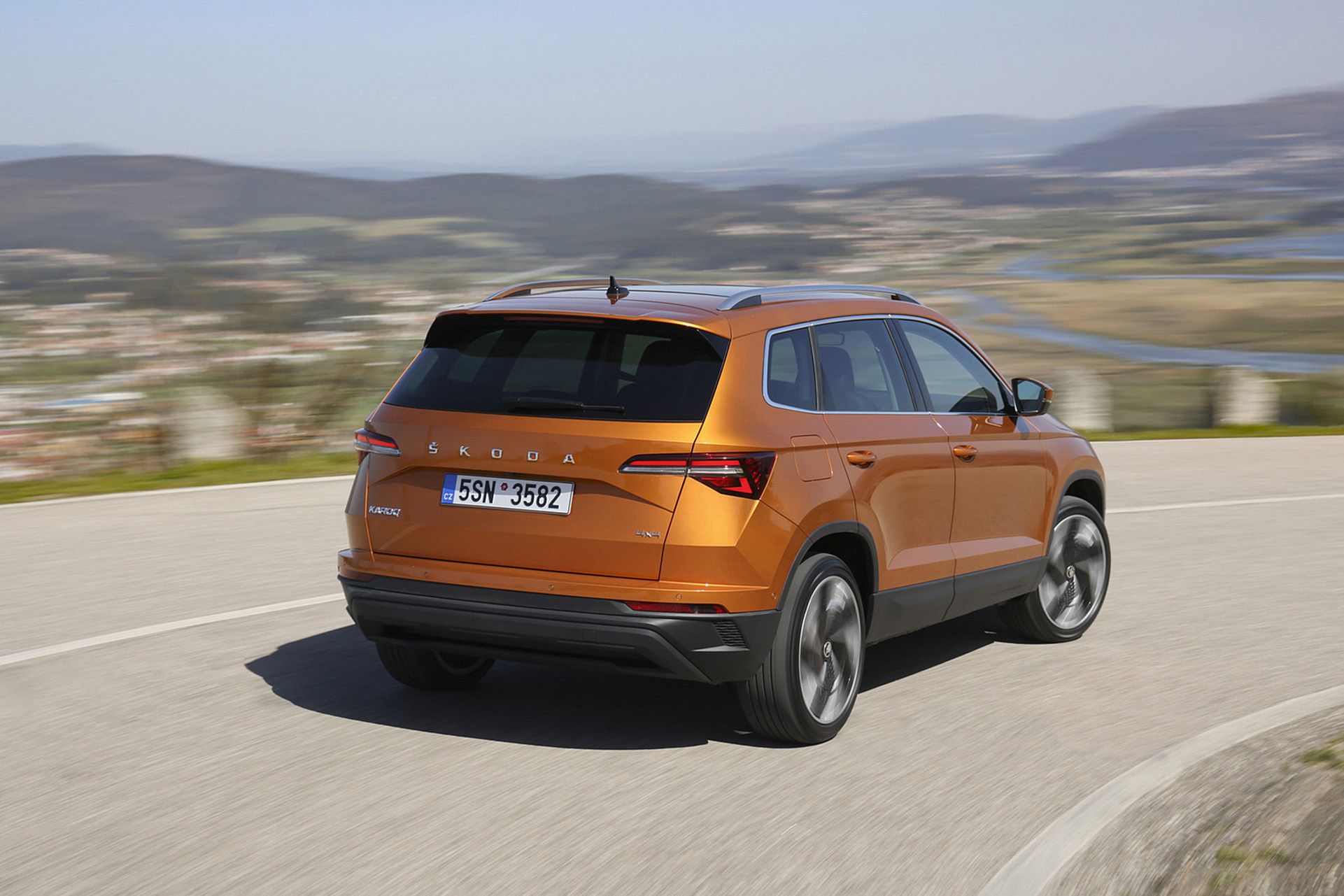 Download 2022 Škoda Karoq Style - Rear Three-Quarter HD Wallpaper 1921x1281 #13