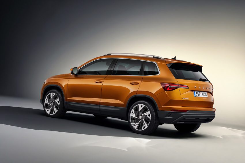 2022 Škoda Karoq Style - Rear Three-Quarter Wallpaper 850x567 #106