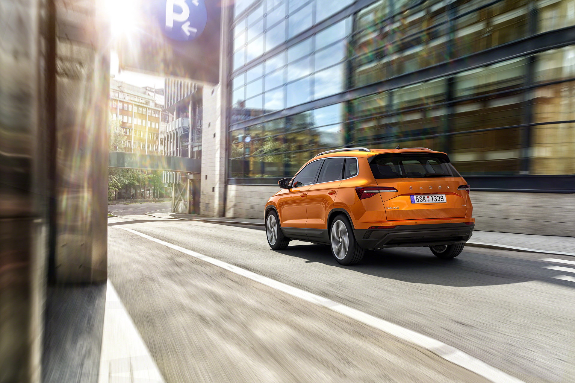 Download 2022 Škoda Karoq Style - Rear Three-Quarter HD Wallpaper 1920x1280 #4