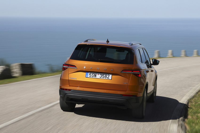 2022 Škoda Karoq Style - Rear Wallpaper 850x567 #10