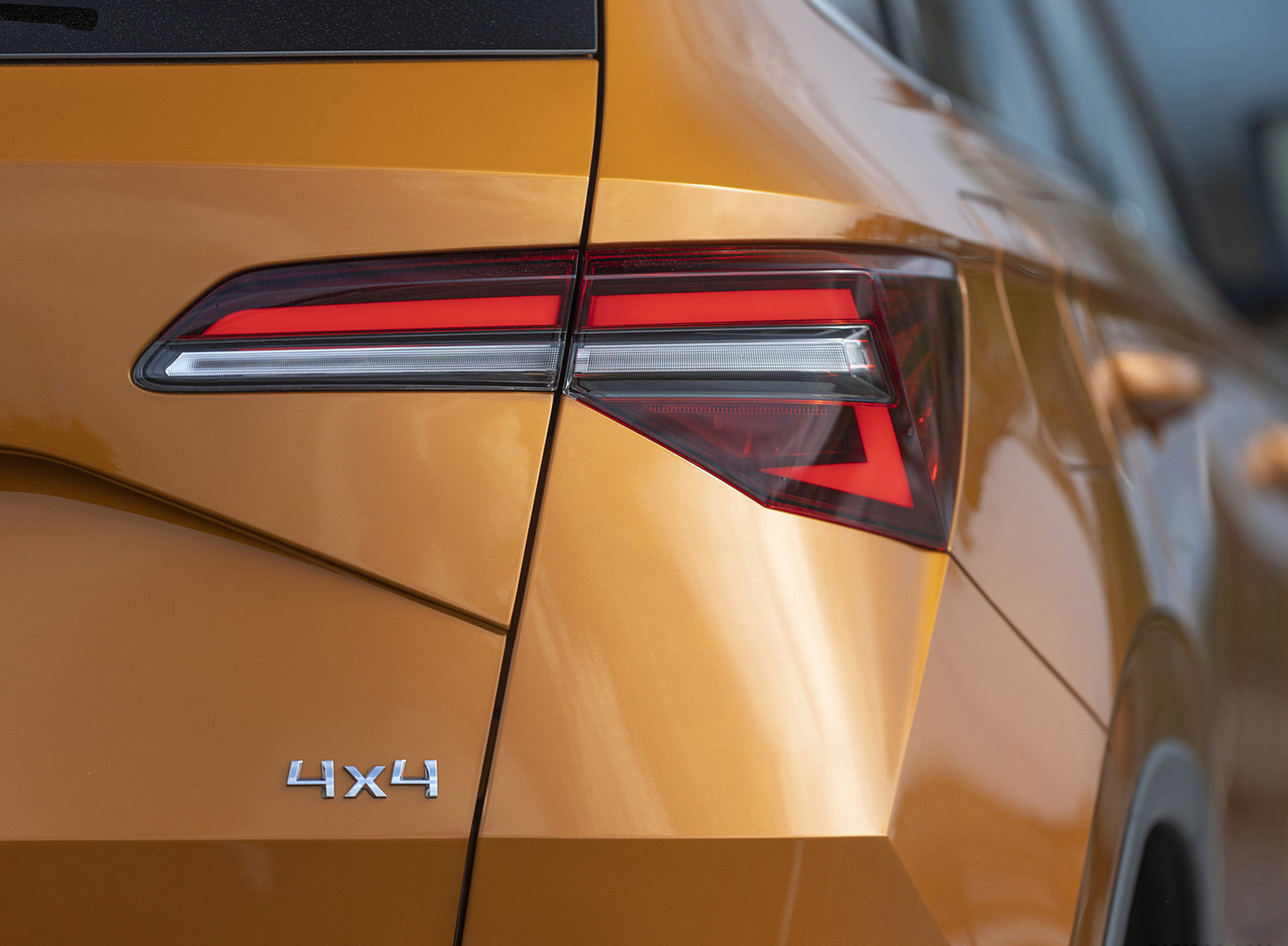 Download 2022 Škoda Karoq Style - Tail Light HD Wallpaper 1920x1409 #74
