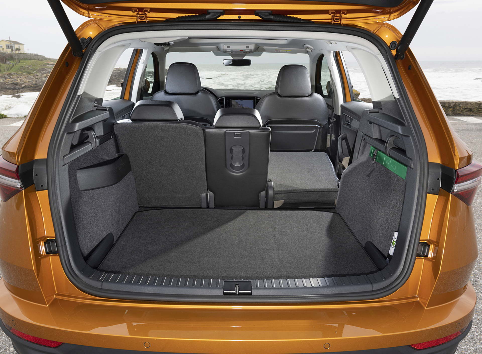 Download 2022 Škoda Karoq Style - Trunk HD Wallpaper 1920x1409 #92