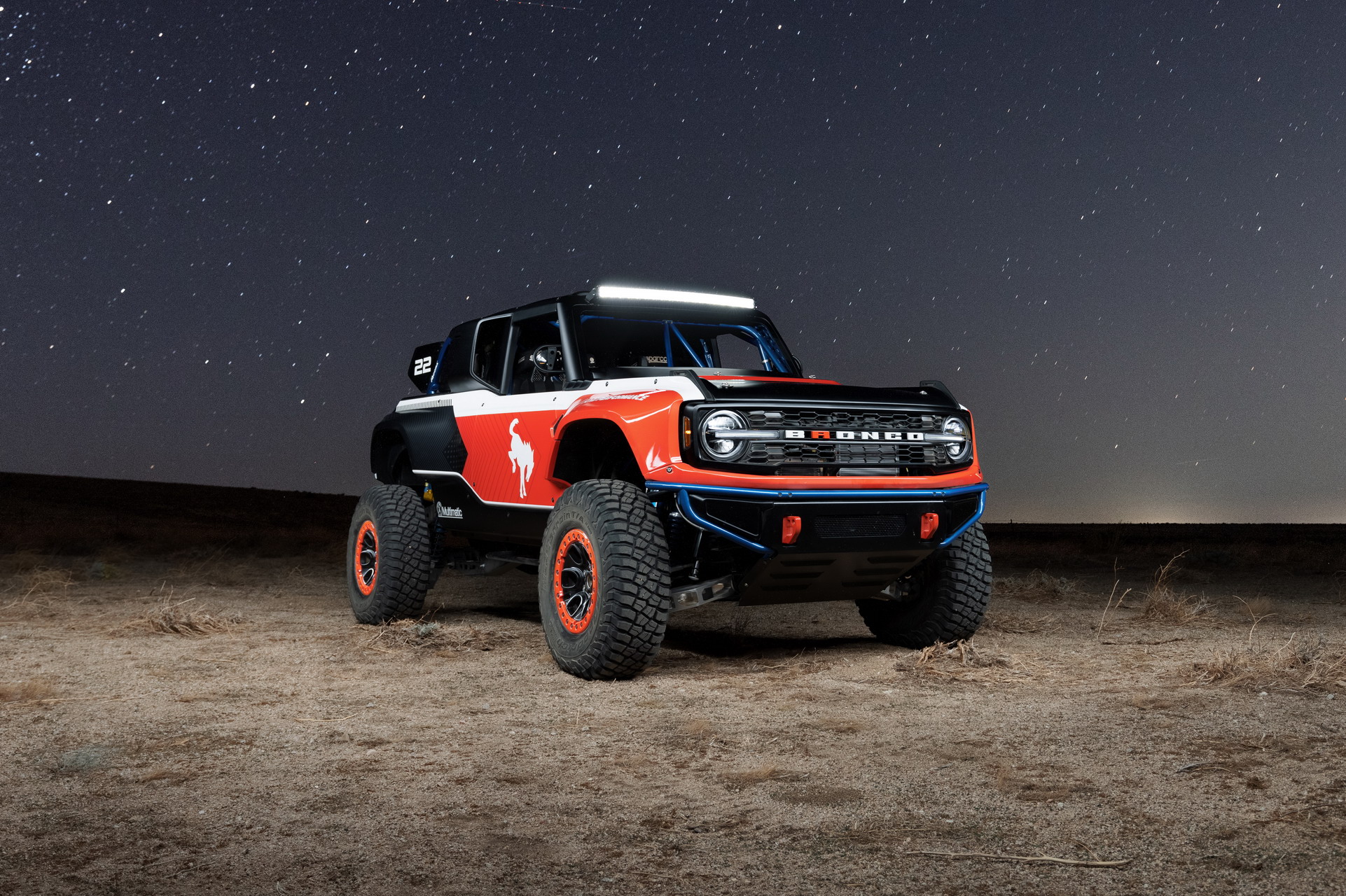 Download 2023 Ford Bronco DR - Front Three-Quarter HD Wallpaper 1922x1280 #16