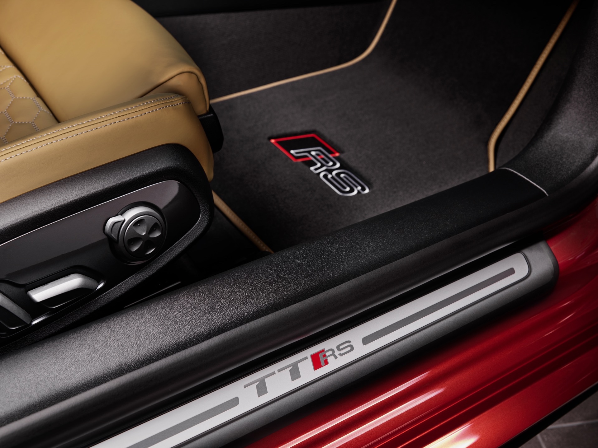 Download 2022 Audi TT RS Heritage Edition - Door Sill HD Wallpaper 1920x1440 #39