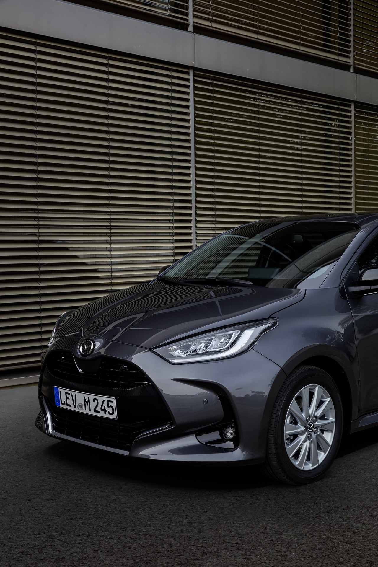 Download 2022 Mazda 2 Hybrid - Front HD Phone Wallpaper 1280x1920 #11