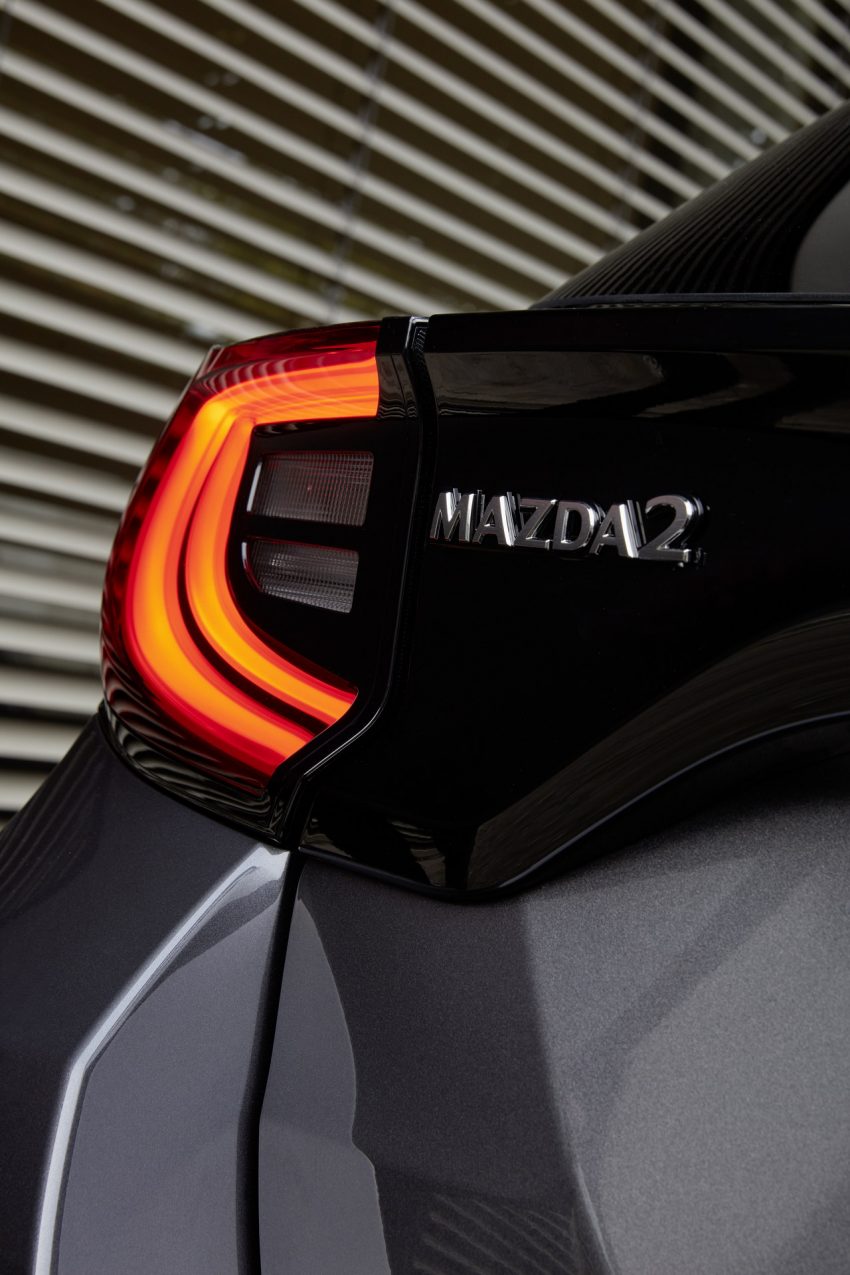 2022 Mazda 2 Hybrid - Tail Light Phone Wallpaper 850x1275 #13