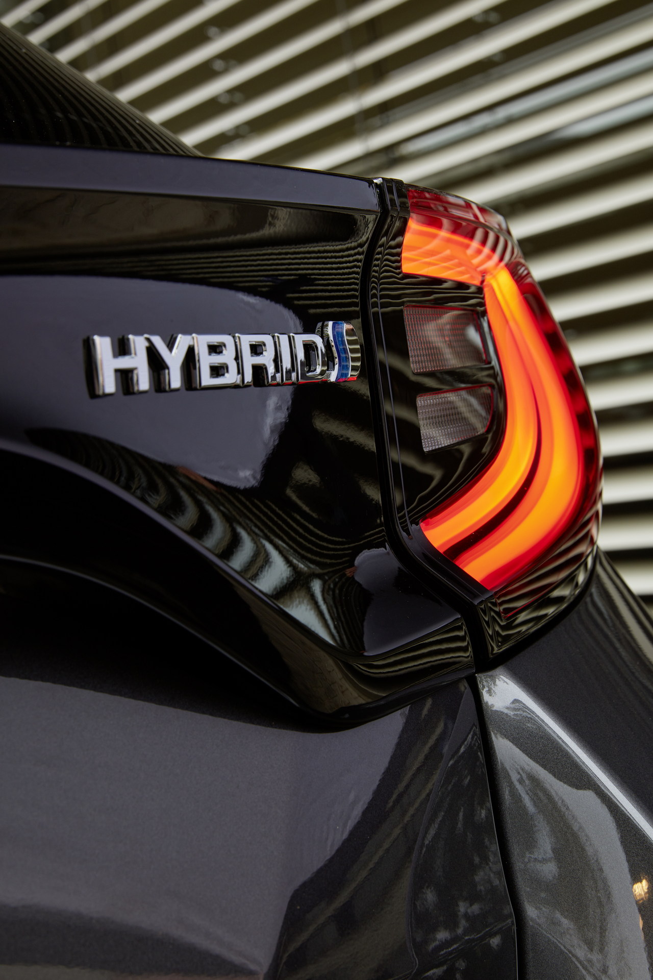 Download 2022 Mazda 2 Hybrid - Tail Light HD Phone Wallpaper 1280x1920 #15