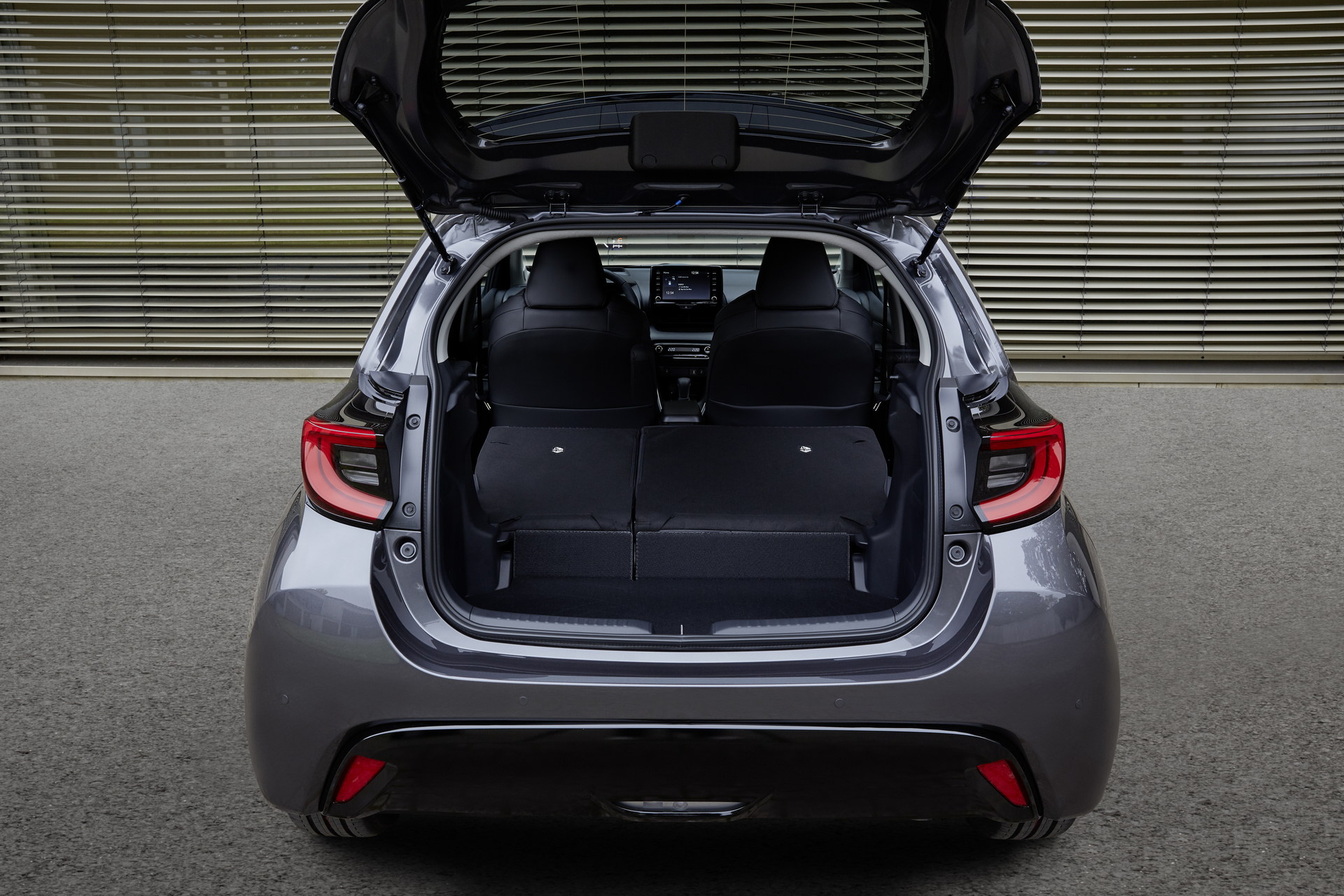 Download 2022 Mazda 2 Hybrid - Trunk HD Wallpaper 1920x1280 #24