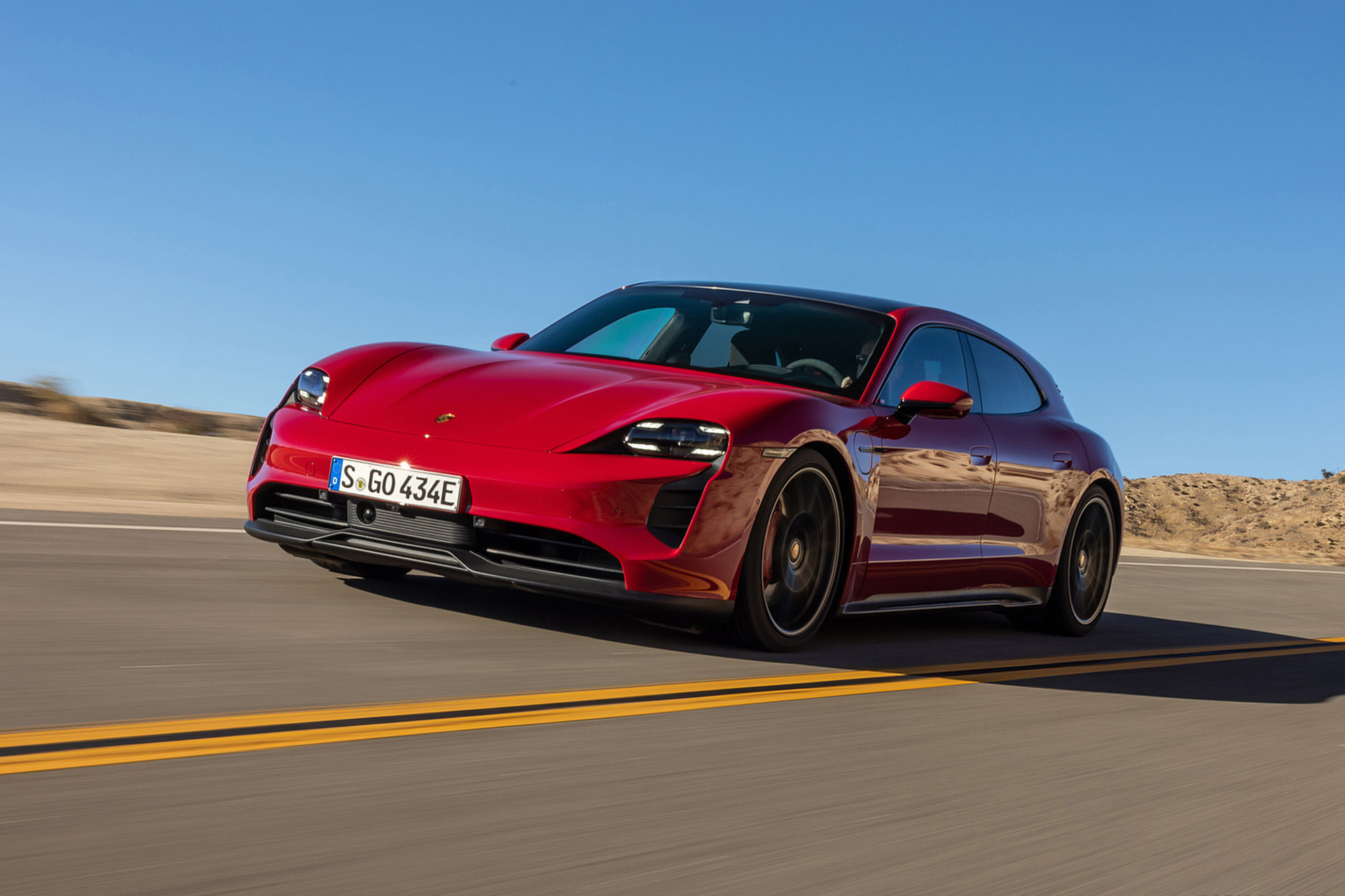 Download 2022 Porsche Taycan GTS Sport Turismo - Front Three-Quarter HD Wallpaper 1920x1280 #6