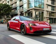 2022 Porsche Taycan GTS Sport Turismo - Front Three-Quarter Wallpaper 190x150