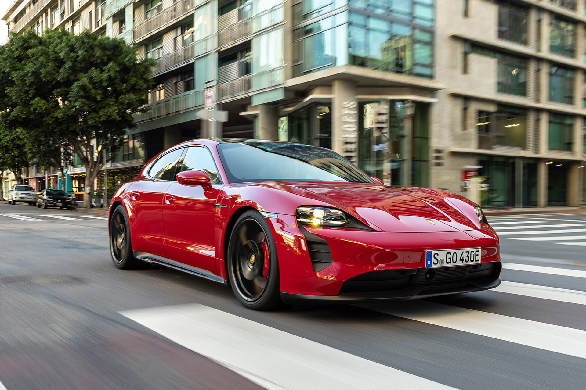 Download 2022 Porsche Taycan GTS Sport Turismo - Front Three-Quarter HD Wallpaper 1920x1279 #13