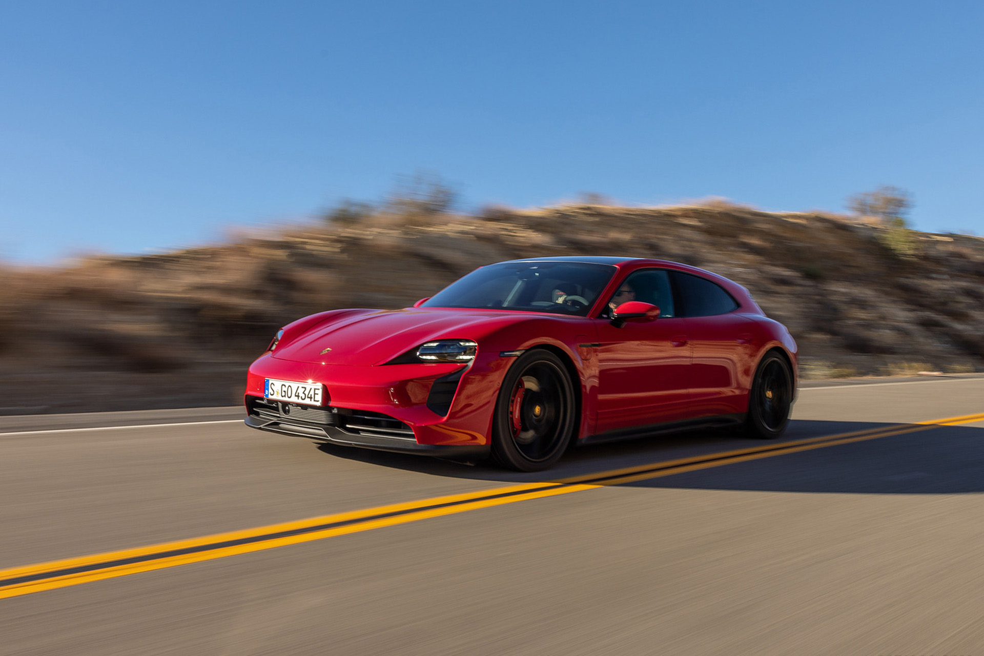 Download 2022 Porsche Taycan GTS Sport Turismo - Front Three-Quarter HD Wallpaper 1920x1280 #7