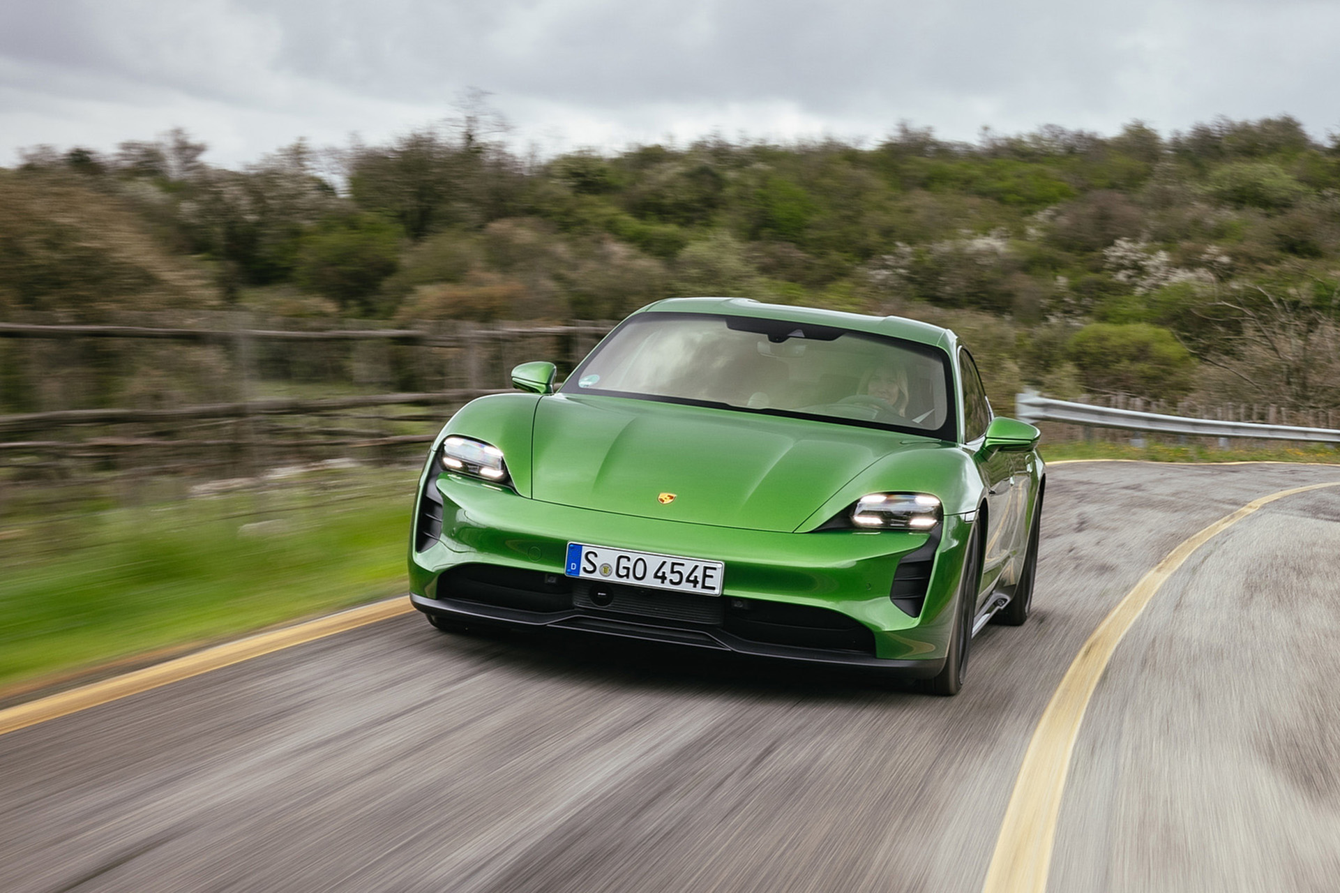 Download 2022 Porsche Taycan GTS Sport Turismo - Front HD Wallpaper 1921x1280 #26