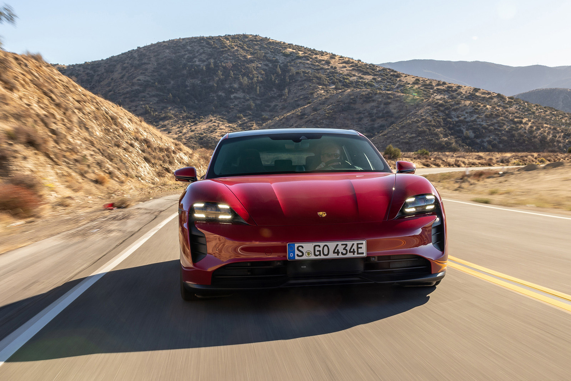 Download 2022 Porsche Taycan GTS Sport Turismo - Front HD Wallpaper 1920x1280 #8