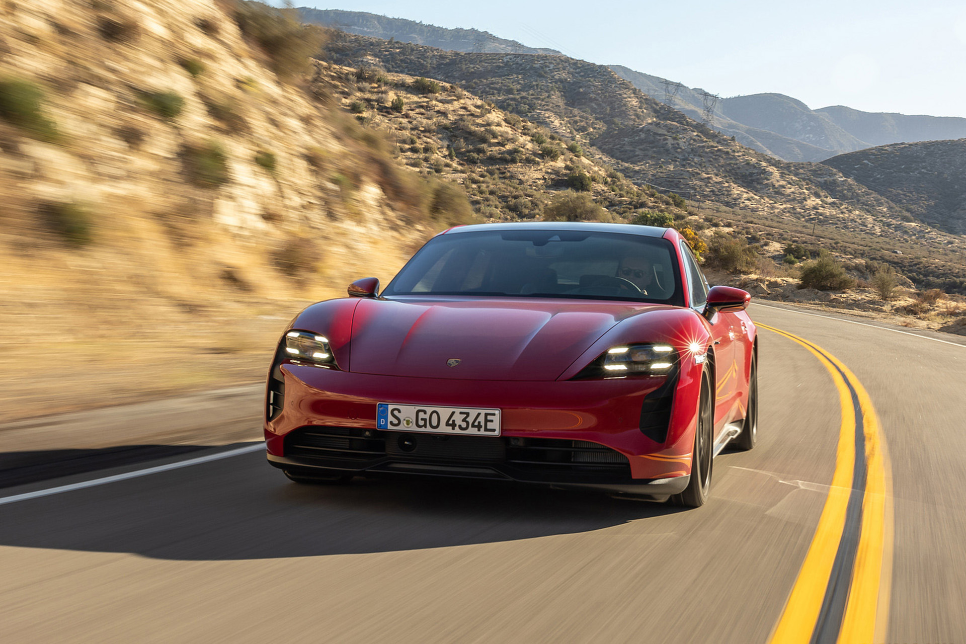 Download 2022 Porsche Taycan GTS Sport Turismo - Front HD Wallpaper 1920x1280 #3