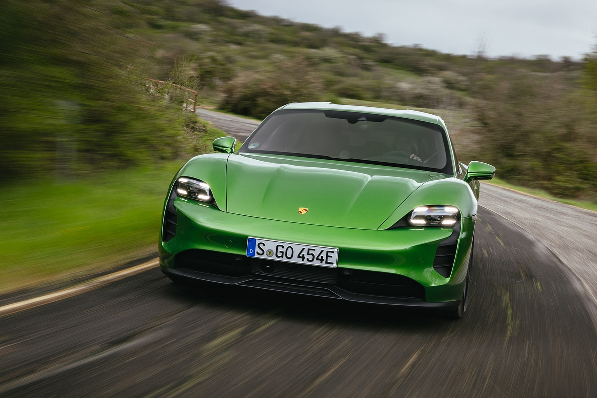 Download 2022 Porsche Taycan GTS Sport Turismo - Front HD Wallpaper 1921x1281 #36