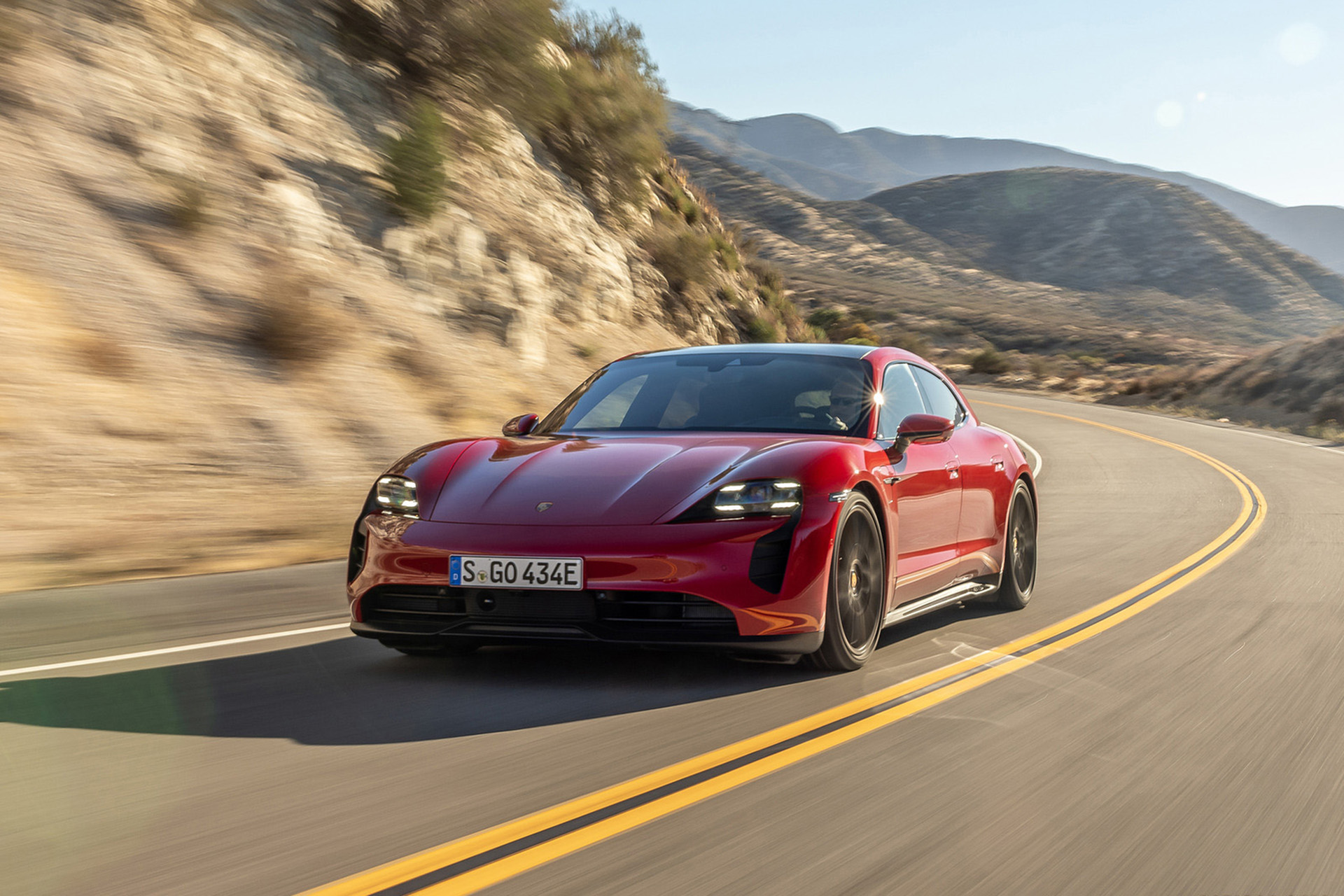 Download 2022 Porsche Taycan GTS Sport Turismo - Front HD Wallpaper 1920x1280 #4