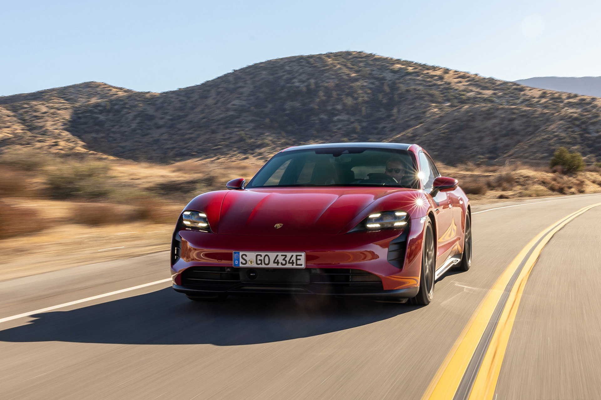 Download 2022 Porsche Taycan GTS Sport Turismo - Front HD Wallpaper 1920x1280 #5