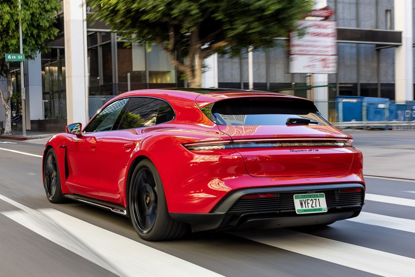 2022 Porsche Taycan GTS Sport Turismo - Rear Three-Quarter Wallpaper 850x567 #16