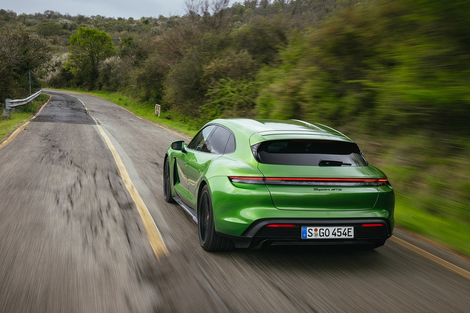 Download 2022 Porsche Taycan GTS Sport Turismo - Rear HD Wallpaper 1921x1281 #33