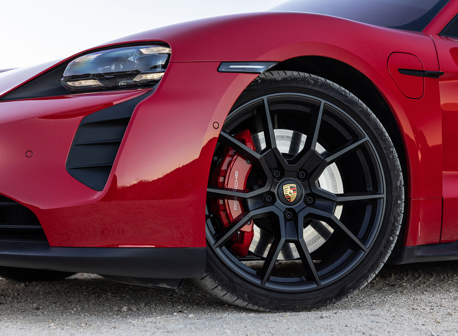 Download 2022 Porsche Taycan GTS Sport Turismo - Wheel HD Wallpaper 1920x1409 #19