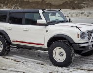 2021 Ford Bronco Pope Francis Center Edition - Front Three-Quarter Wallpaper 190x150