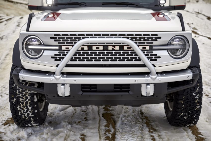 2021 Ford Bronco Pope Francis Center Edition - Front Wallpaper 850x567 #5