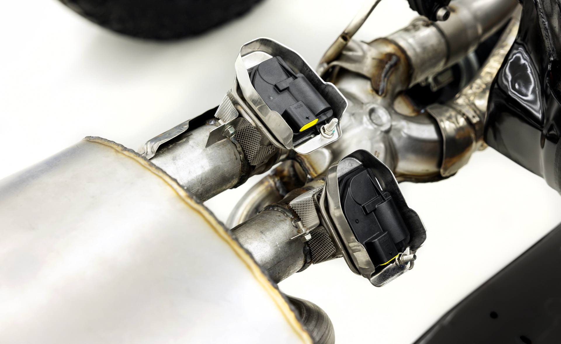 Download 2022 Ford Bronco Raptor - Frame HD Wallpaper 1921x1179 #54