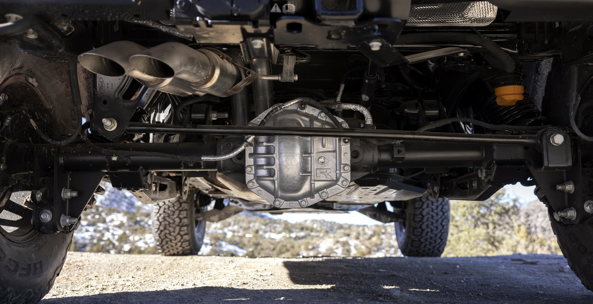 Download 2022 Ford Bronco Raptor - Undercarriage HD Wallpaper 1921x987 #36