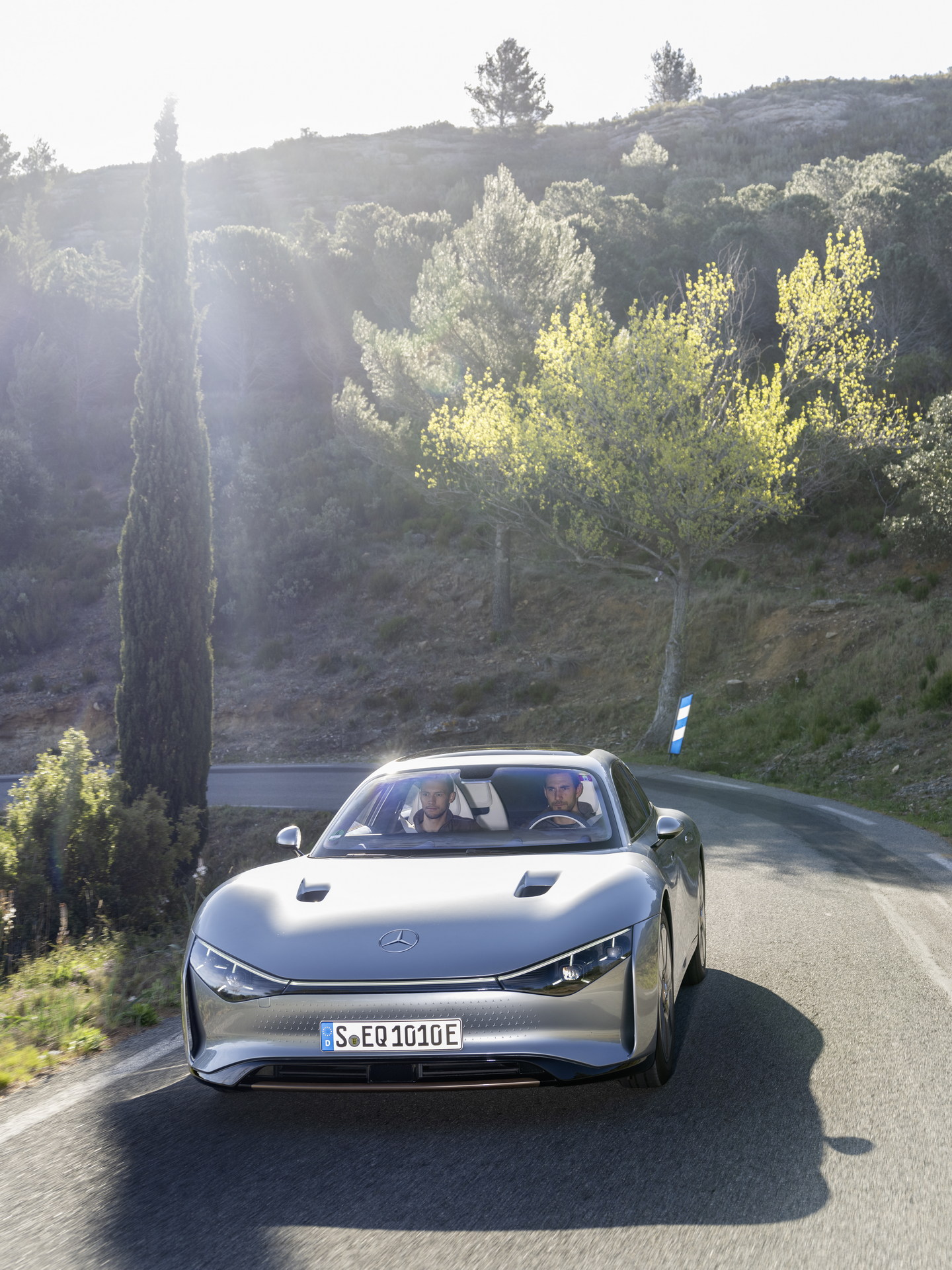 Download 2022 Mercedes-Benz Vision EQXX - Front HD Phone Wallpaper 1440x1920 #35