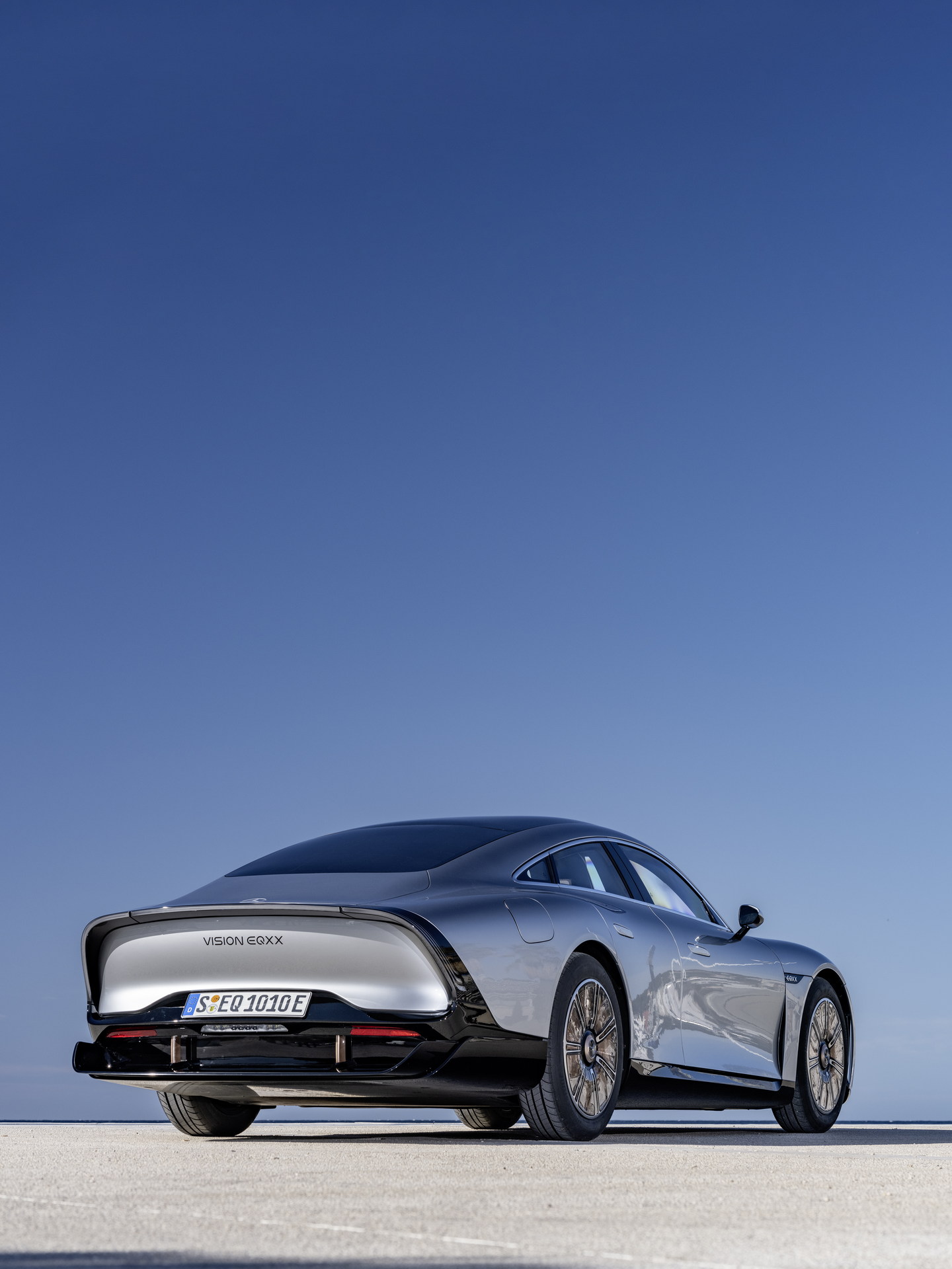 Download 2022 Mercedes-Benz Vision EQXX - Rear Three-Quarter HD Phone Wallpaper 1440x1920 #36