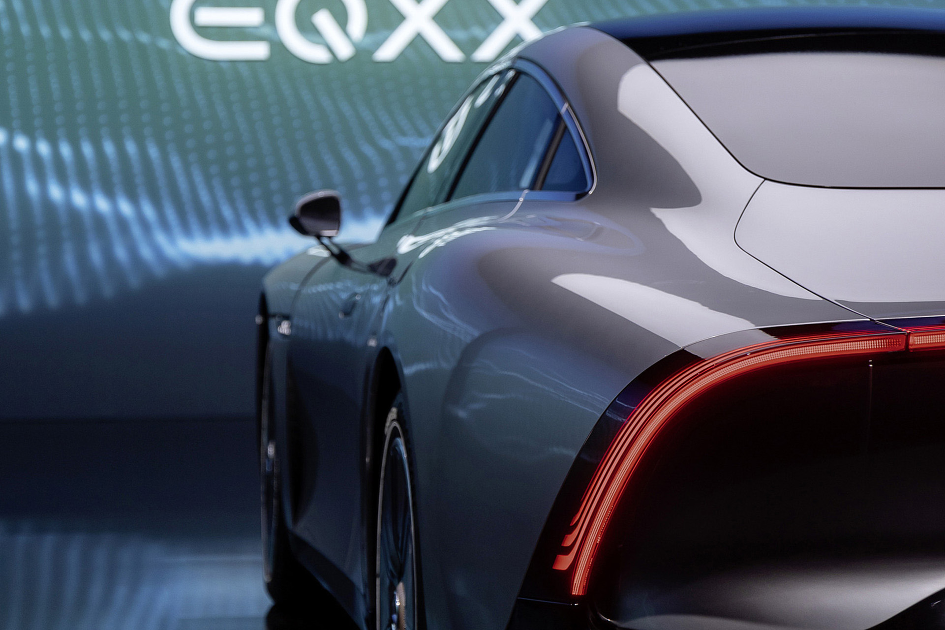 Download 2022 Mercedes-Benz Vision EQXX - Tail Light HD Wallpaper 1921x1281 #100