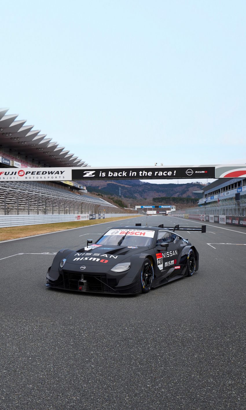 2022 Nissan Z GT500 - Front Three-Quarter Phone Wallpaper 850x1417 #15