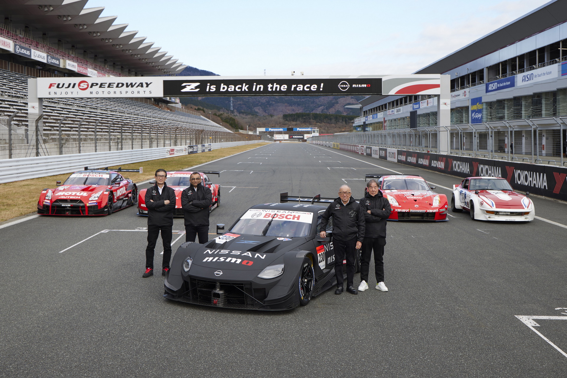 Download 2022 Nissan Z GT500 - Front Three-Quarter HD Wallpaper 1920x1281 #19