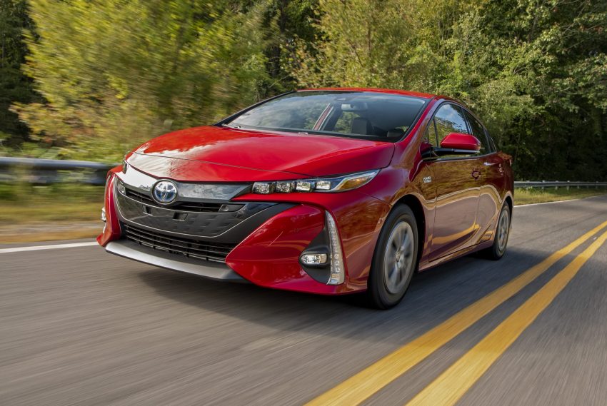 2022 Toyota Prius Prime - Front Three-Quarter Wallpaper 850x569 #9