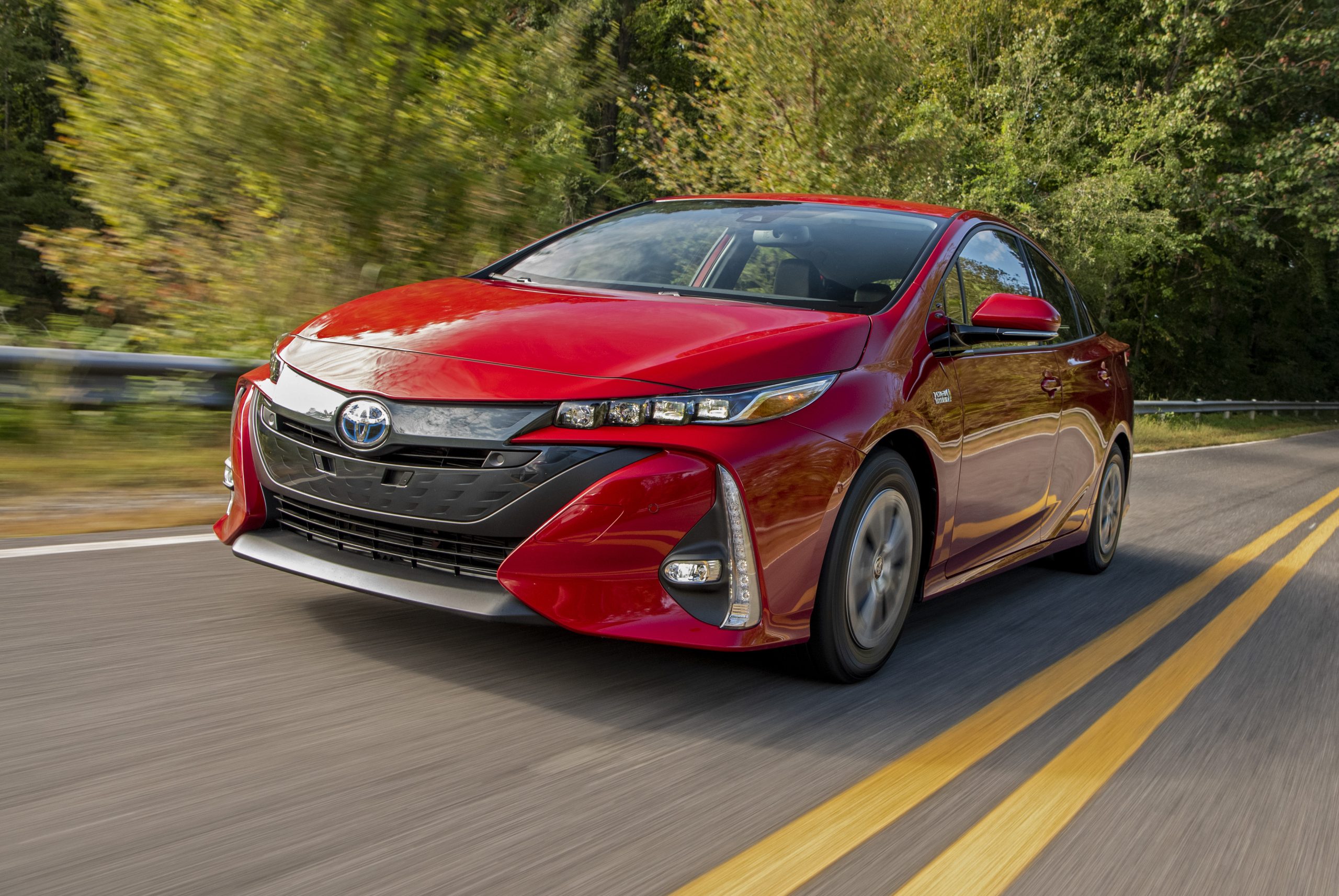 Download 2022 Toyota Prius Prime - Front Three-Quarter HD Wallpaper 2560x1713 #9