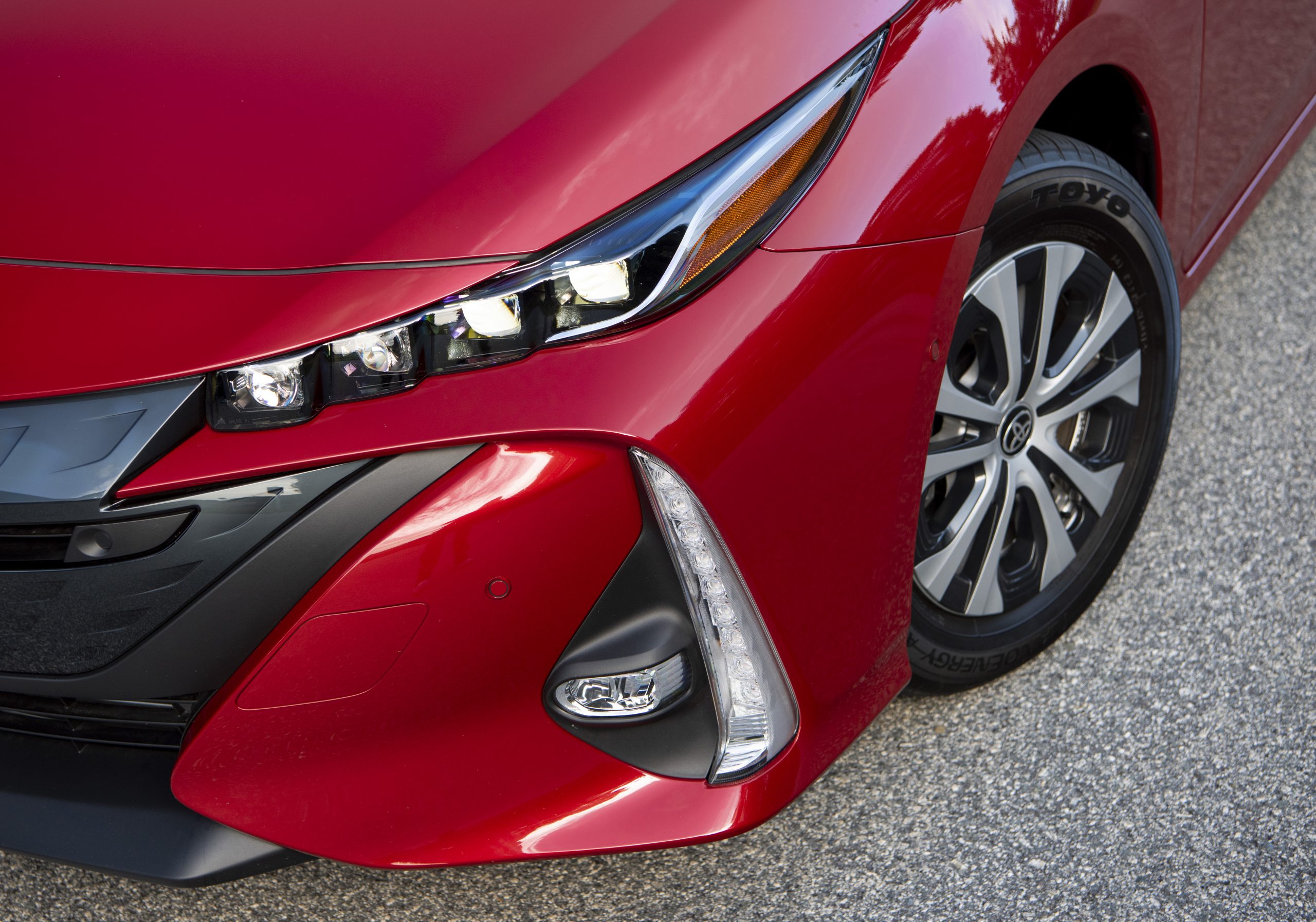 Download 2022 Toyota Prius Prime - Headlight HD Wallpaper 2560x1794 #13
