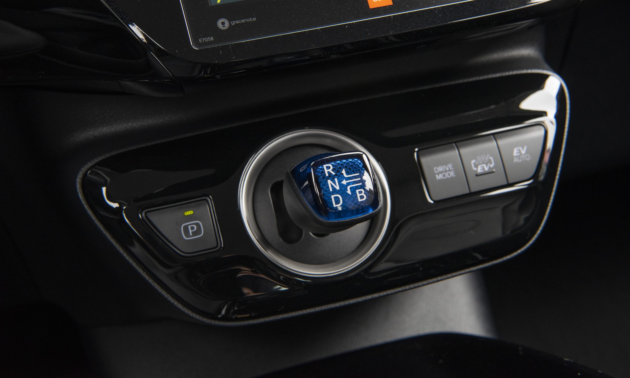 Download 2022 Toyota Prius Prime - Interior, Detail HD Wallpaper 2560x1537 #29