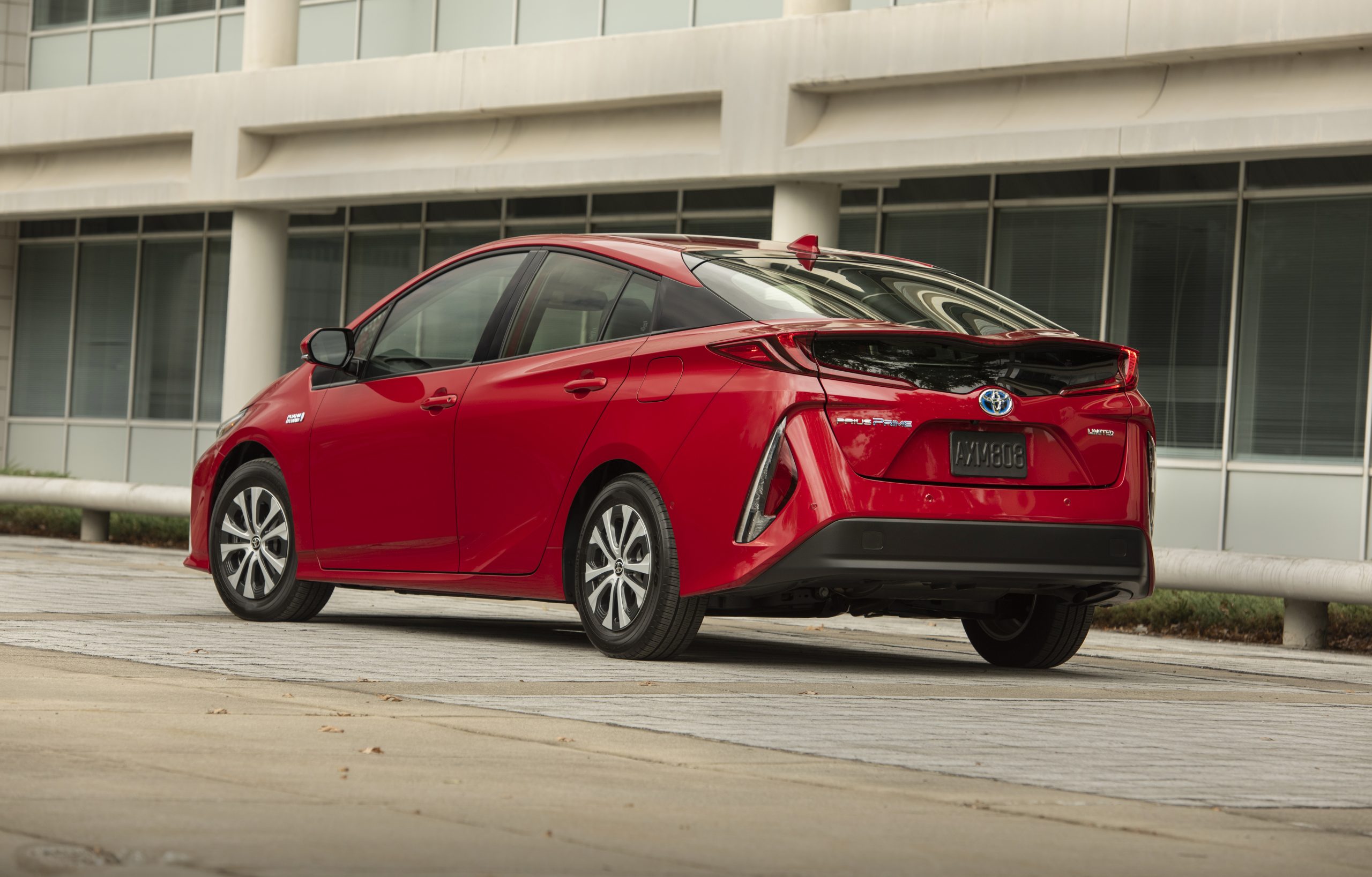 Download 2022 Toyota Prius Prime - Rear Three-Quarter HD Wallpaper 2560x1637 #7